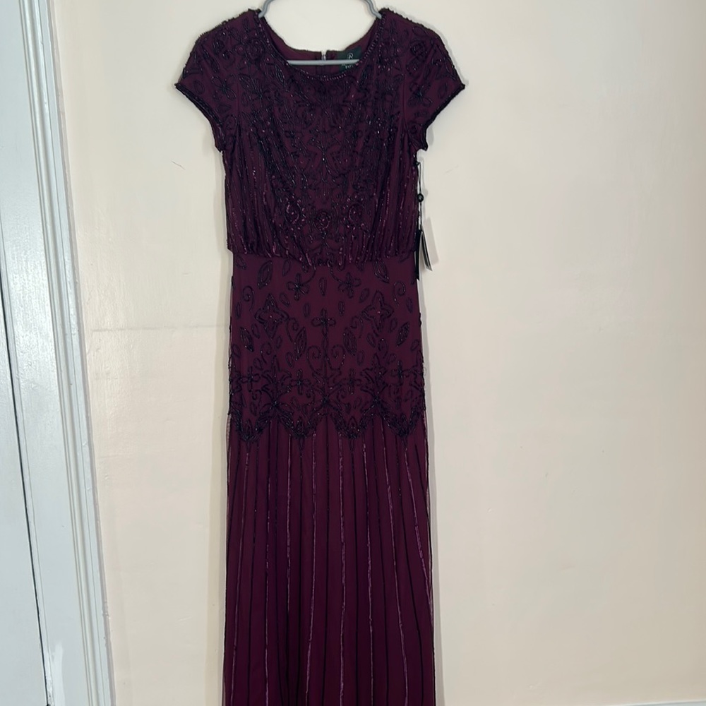 Beautiful Adrianna Papell beaded gown